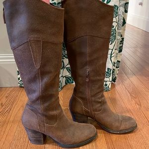Guess / Sz 8 / Brown leather boot
